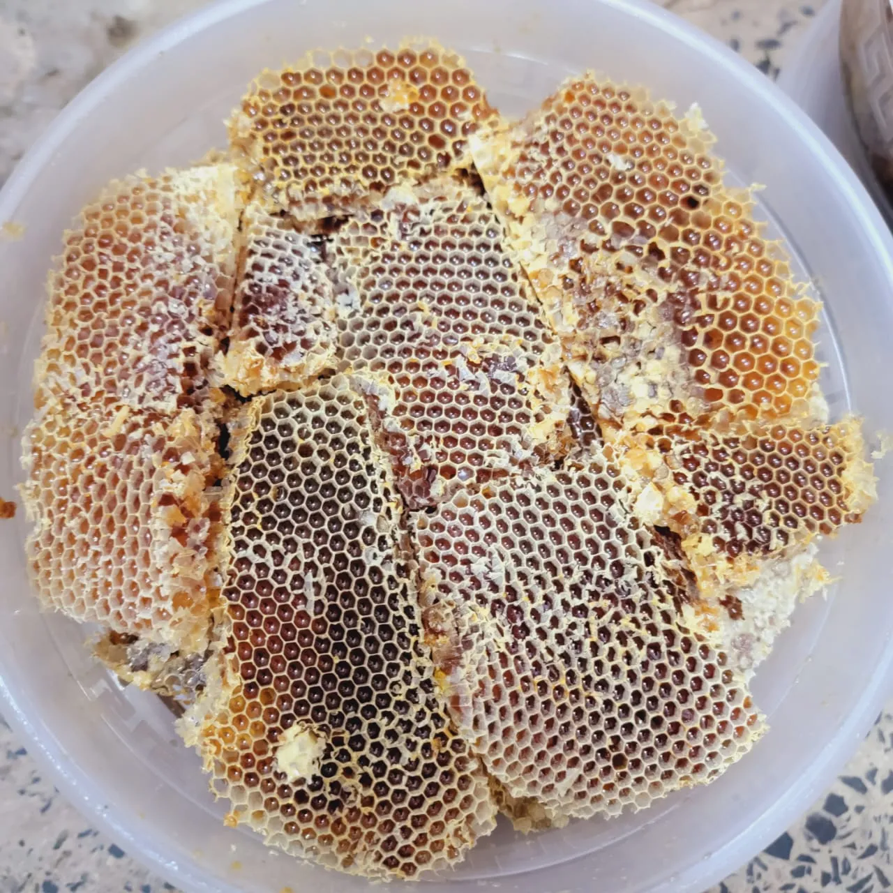 عسل سمر ملكي بالشمع